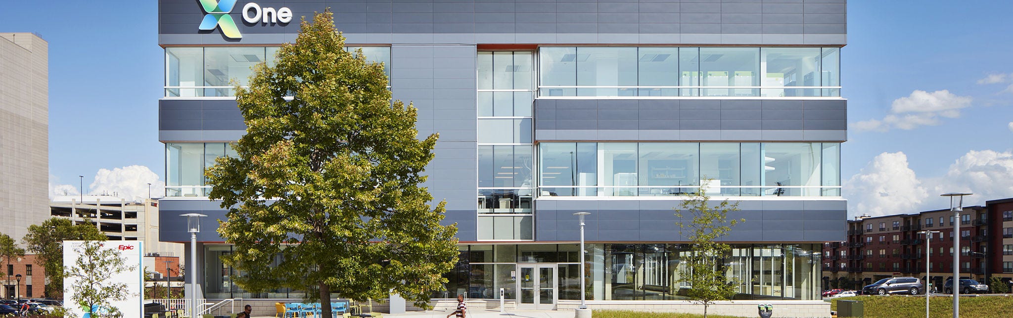 Discovery One Square