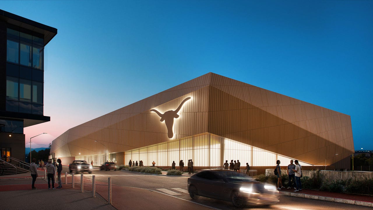 24150001-univ-tx-austin-football-ops-ipf-07.jpg?quality=82&width=1280&preferwebp=true